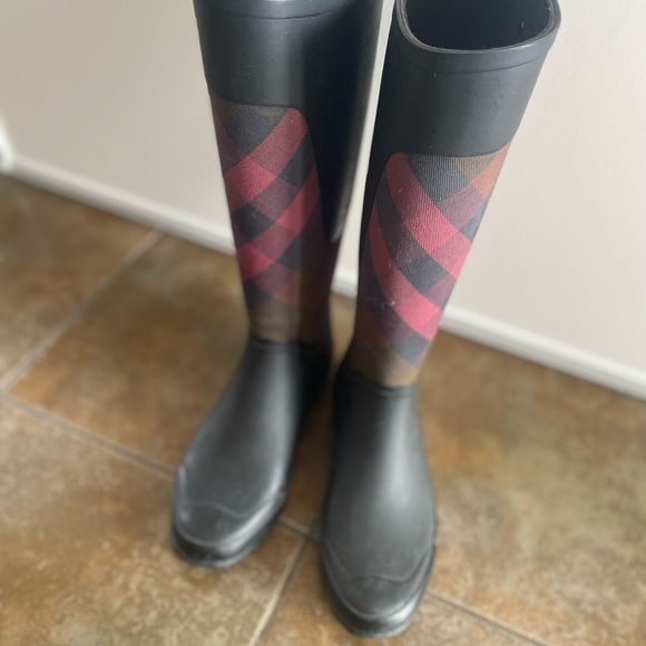 Authentic Burberry Rainboots Sz 38 - Picture 6 of 10